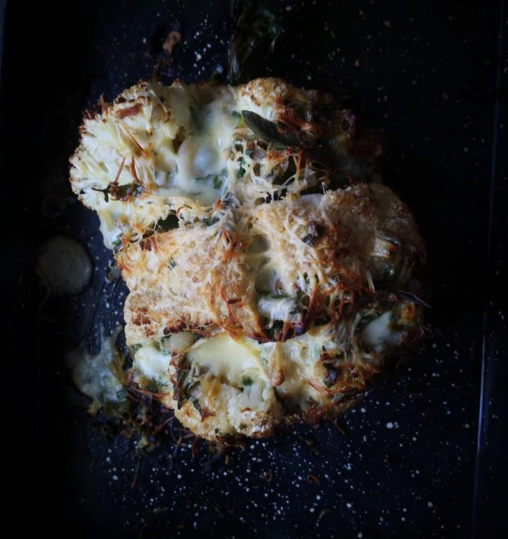 Coliflor relleno asado al horno